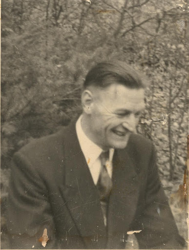 Klik voor foto in apart venster johannes_van_den_broek_1911.jpg